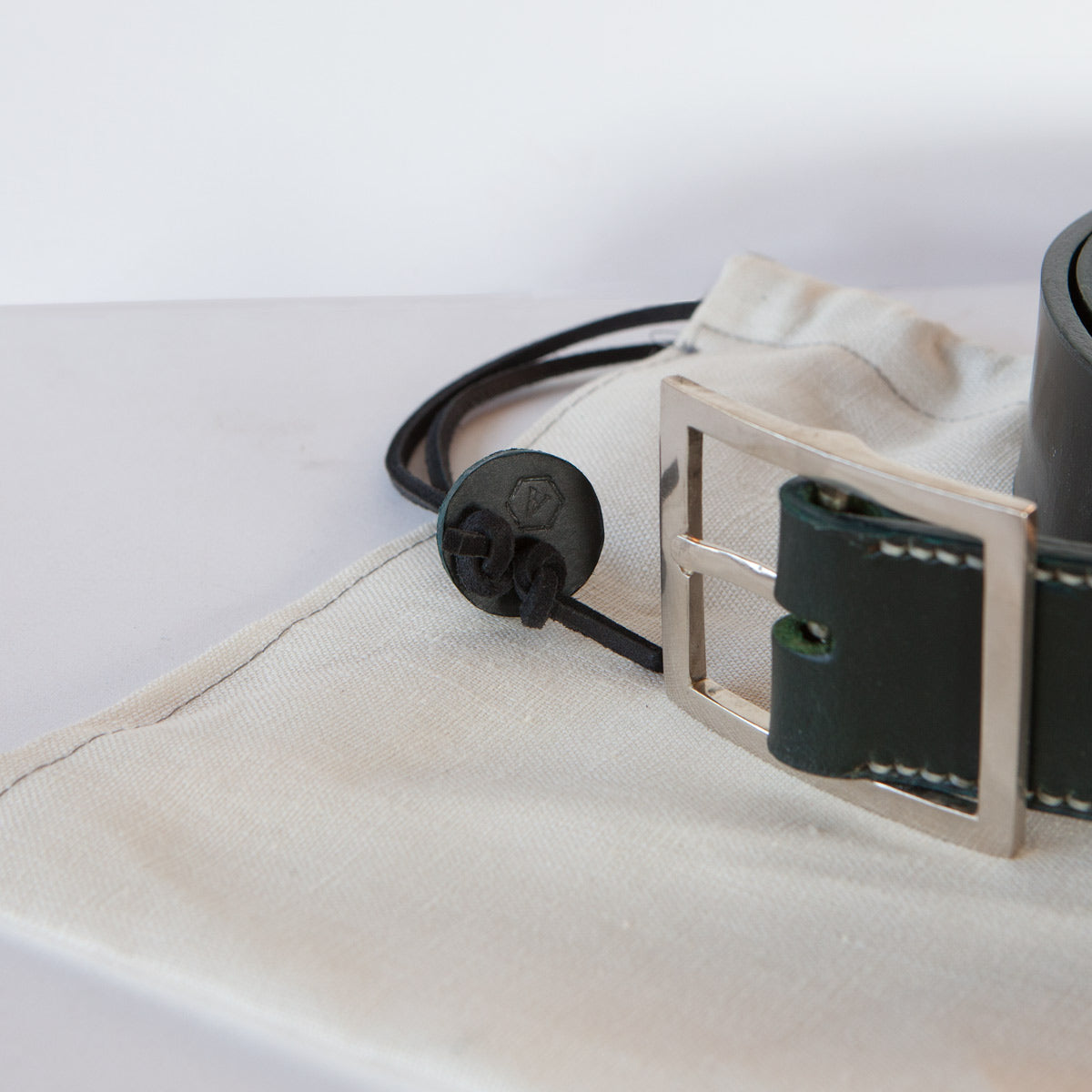 ORION 1 1/2" BELT - RACING GREEN BRIDLE LEATHER - WHITE BRONZE BUCKLE