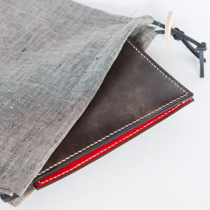 NOMAD - PASSPORT HOLDER - MUSEUM CALF/CHEVRE
